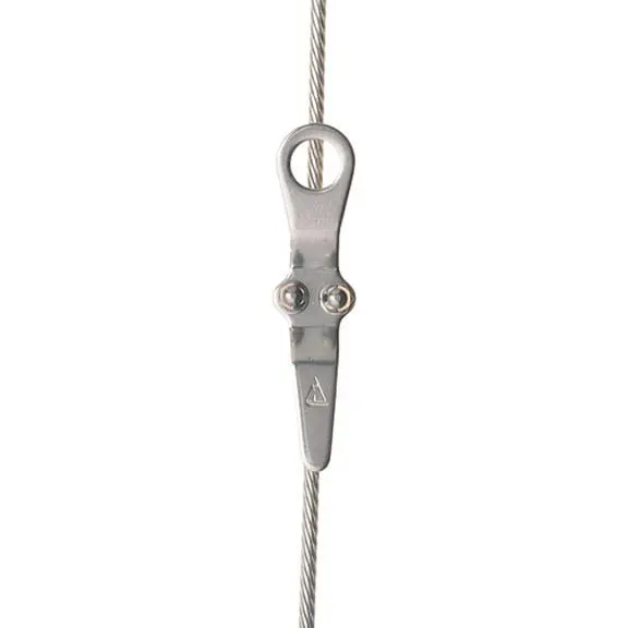 Shroud-Mounted Halyard Cleat