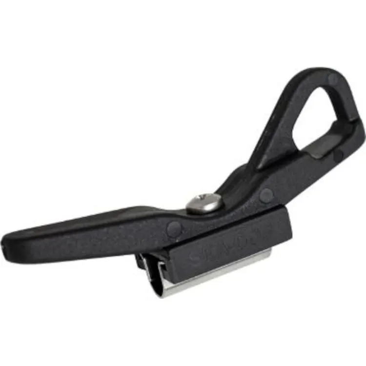 Shroud-Mounted Halyard Cleat