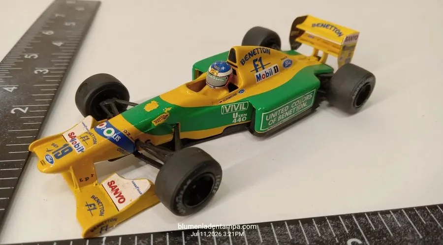 Classic Race Open-Wheel 1:43 Collectible — Gold Edition