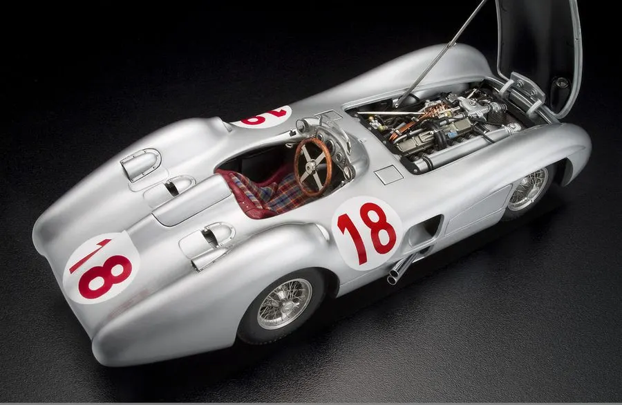Vintage-style Formula Racer 1:18 Collectible — Azure