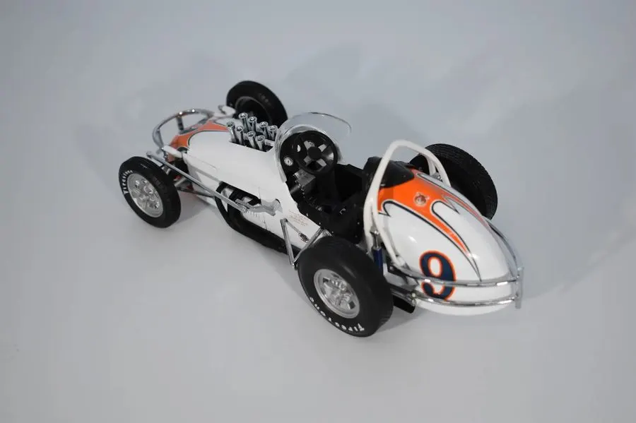Modern Open-Wheel 1:43 Collectible — Championship White