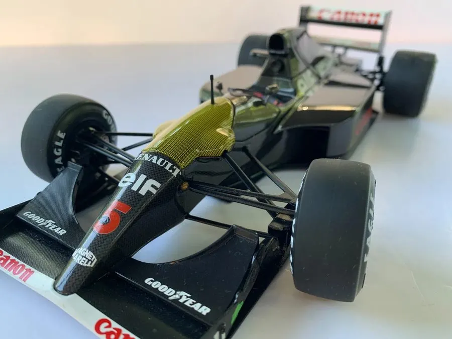 Retro Formula Racer 1:18 Collectible — Carbon