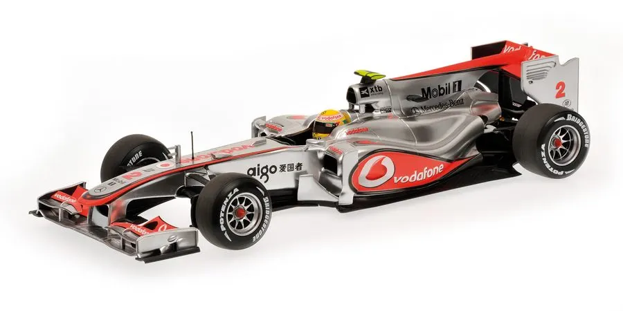 Modern Formula Racer 1:18 Collectible — Silver