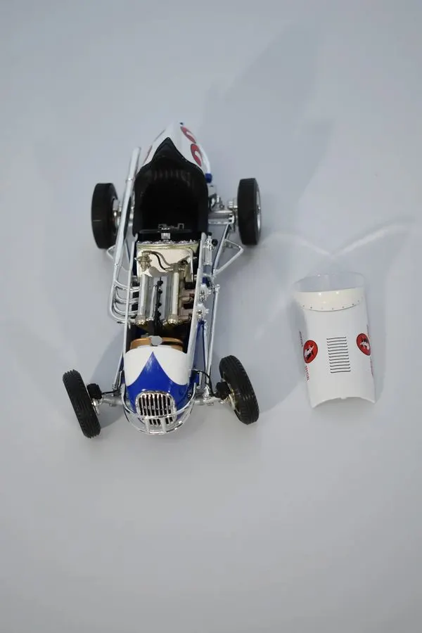 Endurance Open-Wheel 1:43 Collectible — Gold Edition