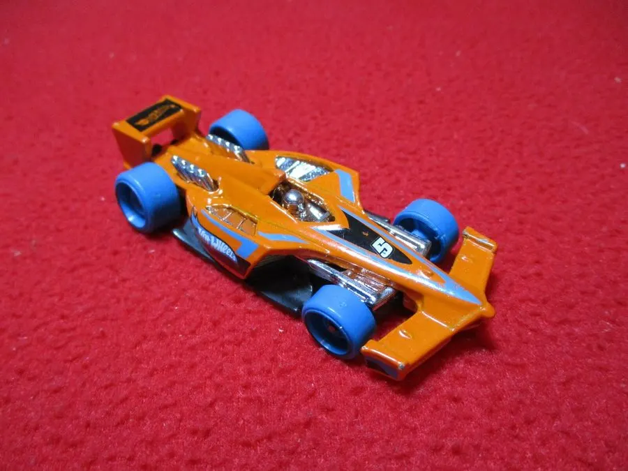 Vintage-style Open-Wheel 1:43 Collectible — Sunset Orange