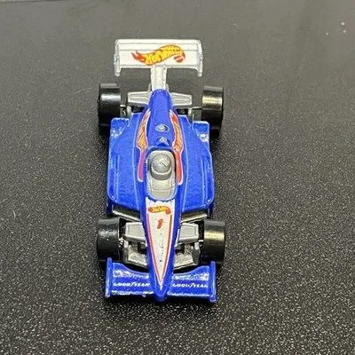 Circuit Open-Wheel 1:43 Collectible — Sapphire