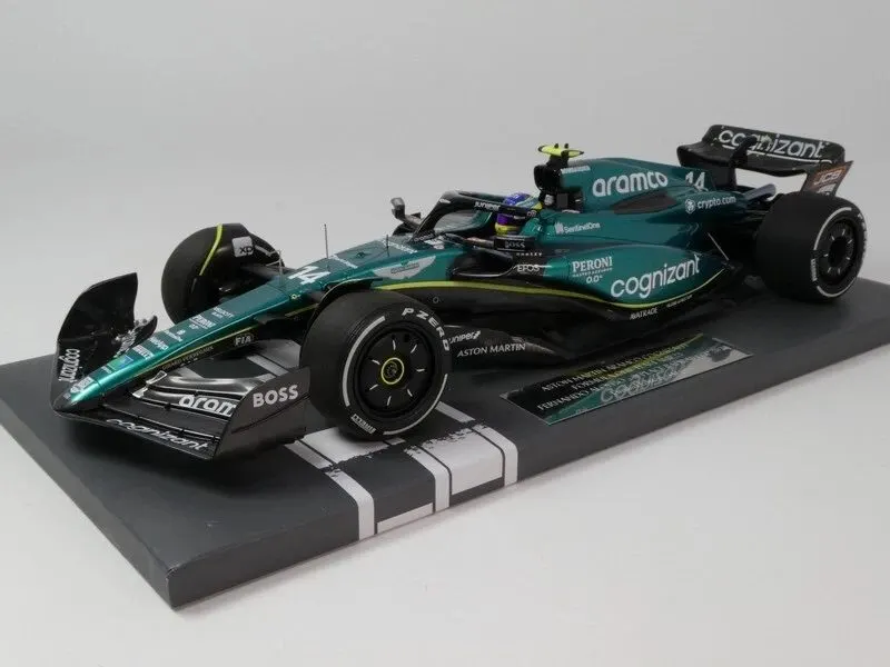 Circuit Open-Wheel 1:43 Collectible — Emerald