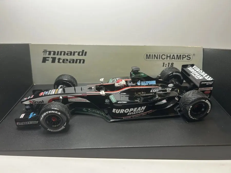 Touring Formula Racer 1:18 Collectible — Matte Black