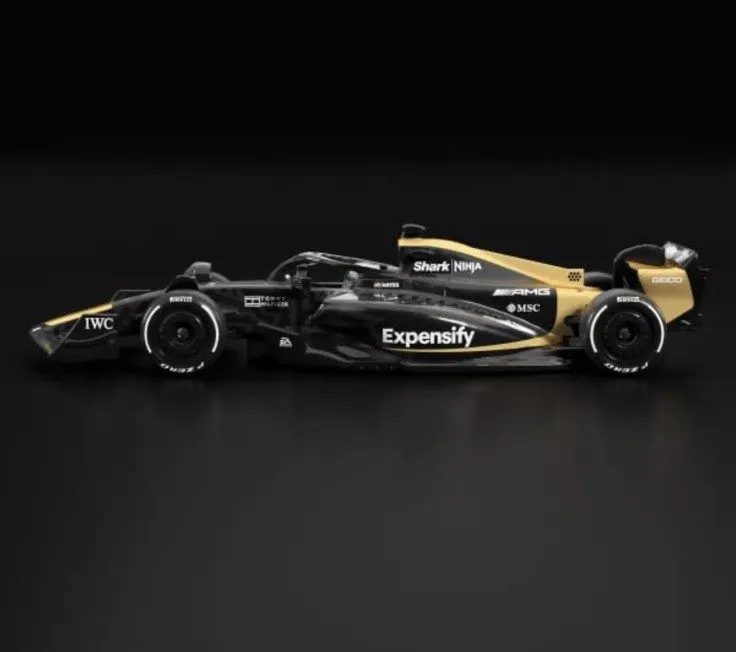 Classic Race Formula Racer 1:18 Collectible — Gold Edition