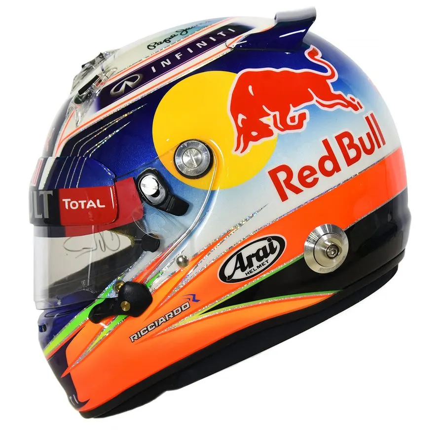 Classic Race Collector Helmet — Silver Livery