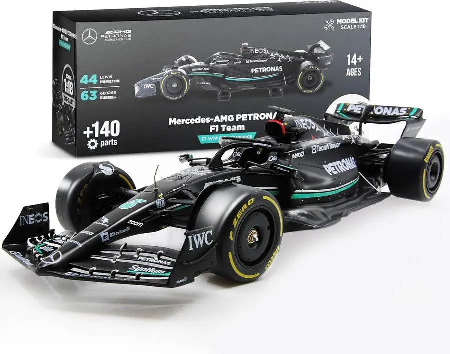 Vintage-style Formula Racer 1:18 Collectible — Matte Black