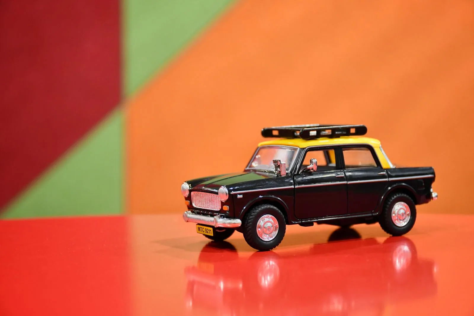 Retro Open-Wheel 1:43 Collectible — Matte Black