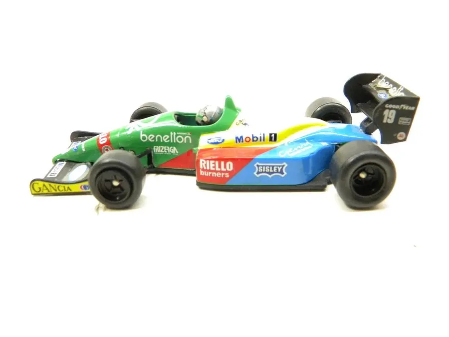 Classic Open-Wheel 1:43 Collectible — Carbon