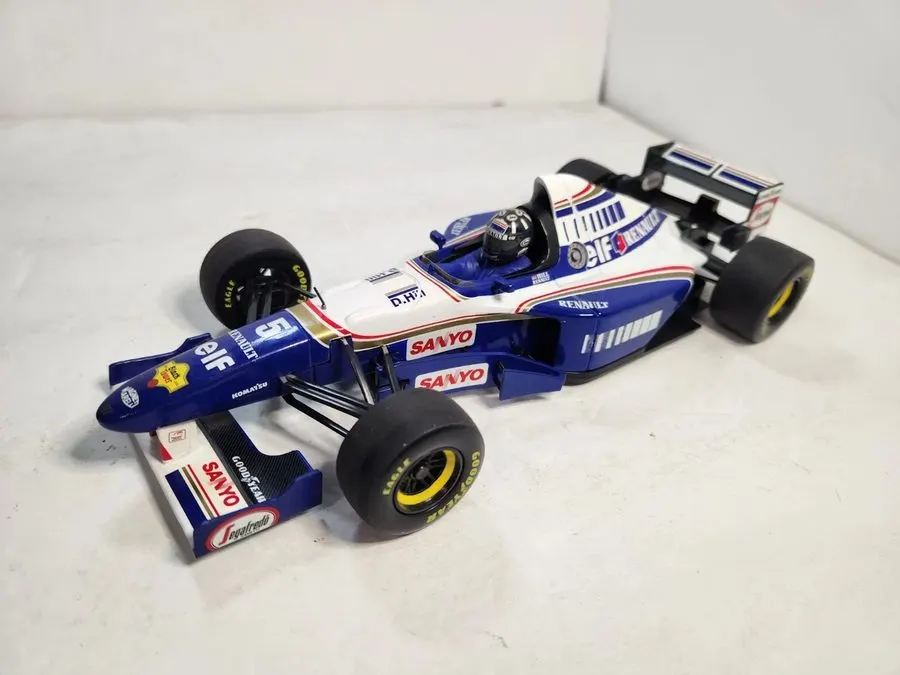 Touring Formula Racer 1:18 Collectible — Onyx