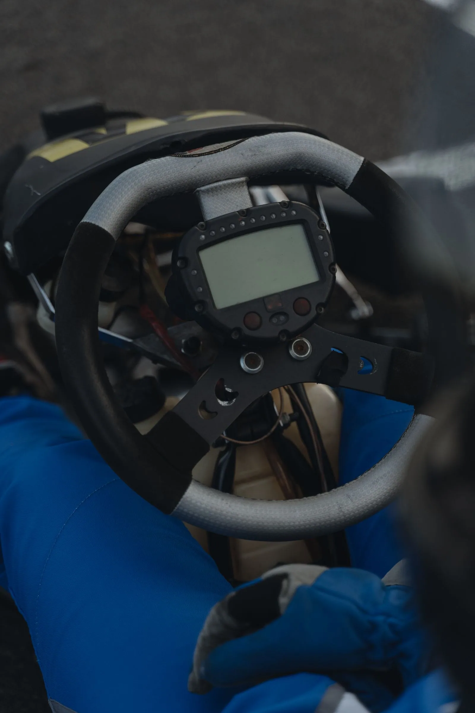 Carbon Black Replica Racing Steering Wheel Display