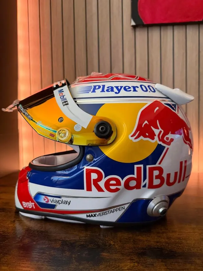 Modern Collector Helmet — Matte Black Livery