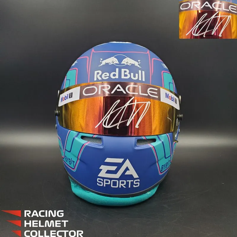 Classic Collector Helmet — Ivory Livery