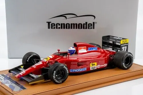 Heritage Formula Racer 1:18 Collectible — Amber · Kanzen Scale