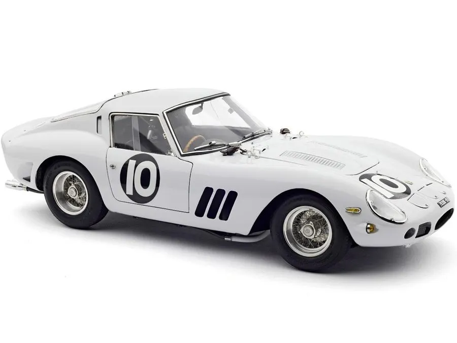 Ivory GT Sports Car 1:18 Die-Cast