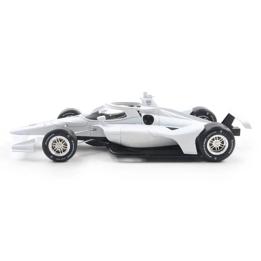 Classic Formula Racer 1:18 Collectible — Ivory