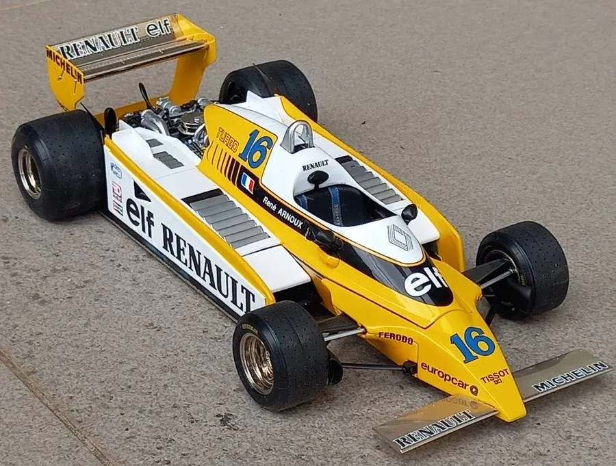 Classic Formula Racer 1:18 Collectible — Championship White