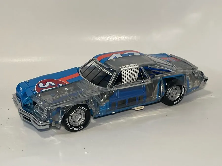 Titanium Classic Race Car 1:43 Die-Cast