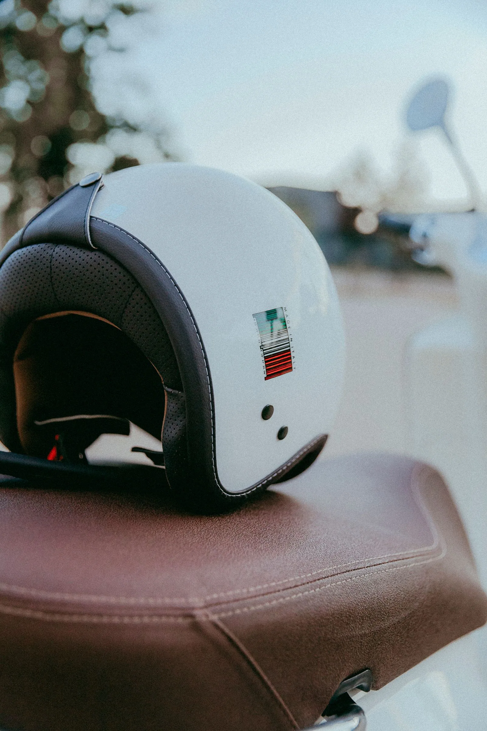 Classic Race Collector Helmet — Amber Livery · Ferro & Sons Foundry