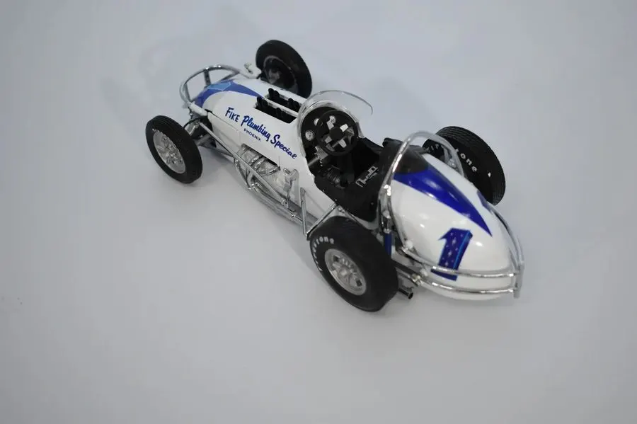 Rally Open-Wheel 1:43 Collectible — Ivory
