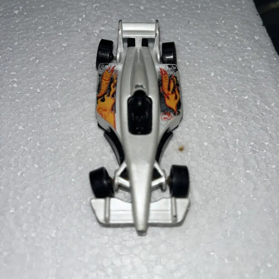 Classic Race Open-Wheel 1:43 Collectible — Championship White