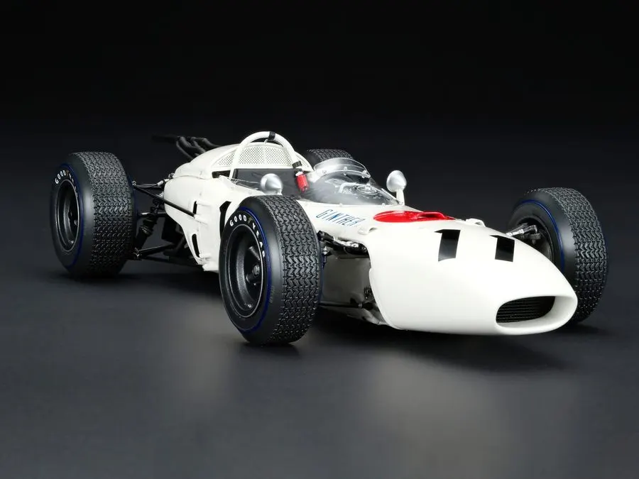 Classic Race Formula Racer 1:18 Collectible — Championship White
