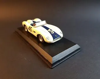 Ivory Classic Race Car 1:43 Die-Cast