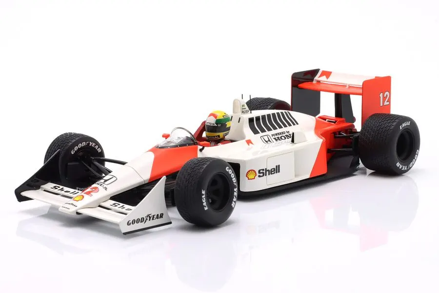 Classic Race Formula Racer 1:18 Collectible — Silver