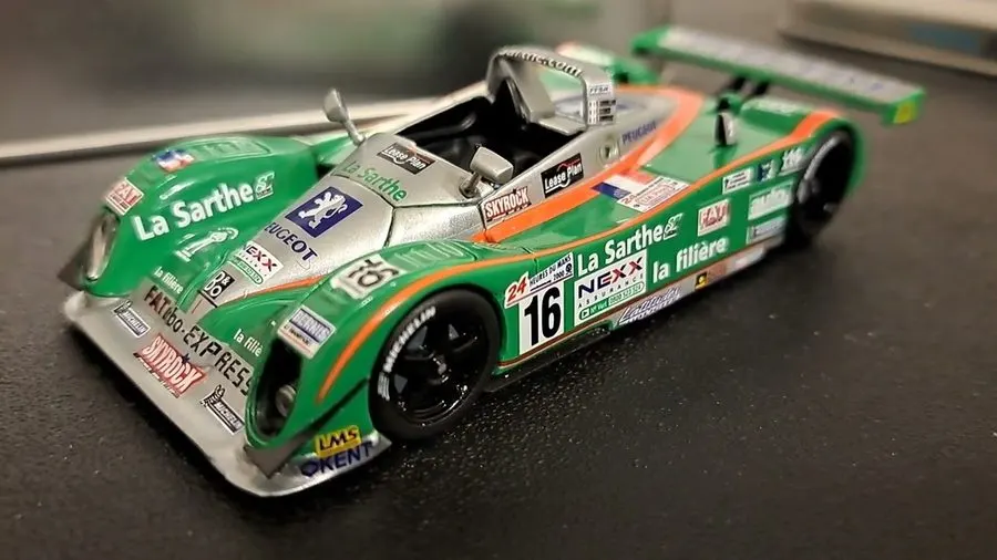 Midnight Classic Race Car 1:43 Die-Cast