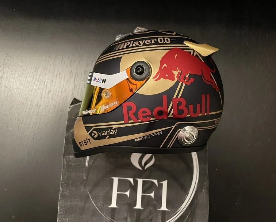 Classic Race Collector Helmet — Sunset Orange Livery