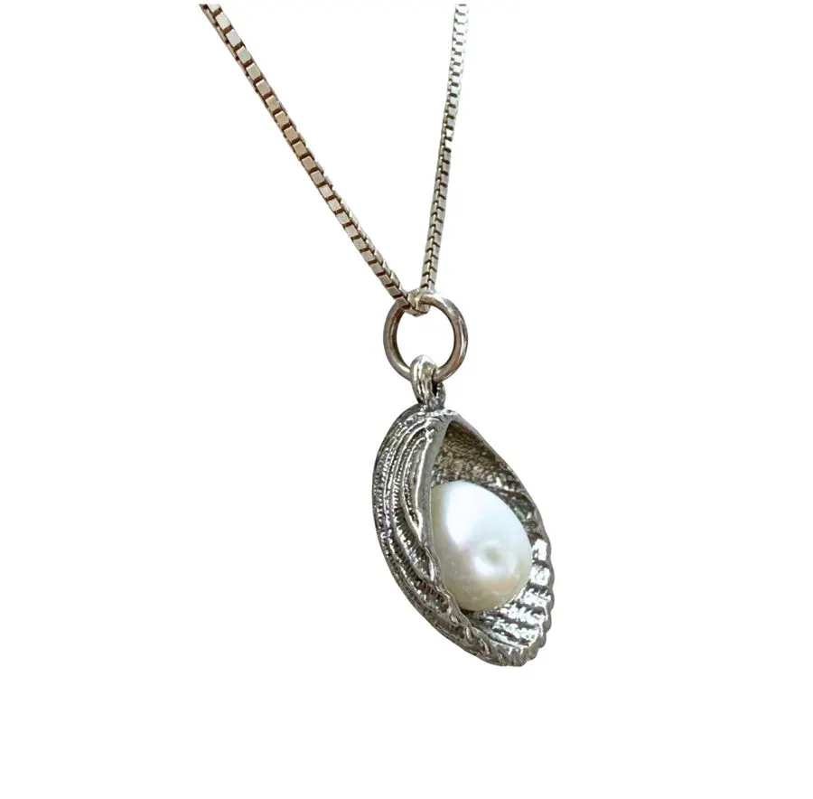 Perle Freshwater Pendant Necklace