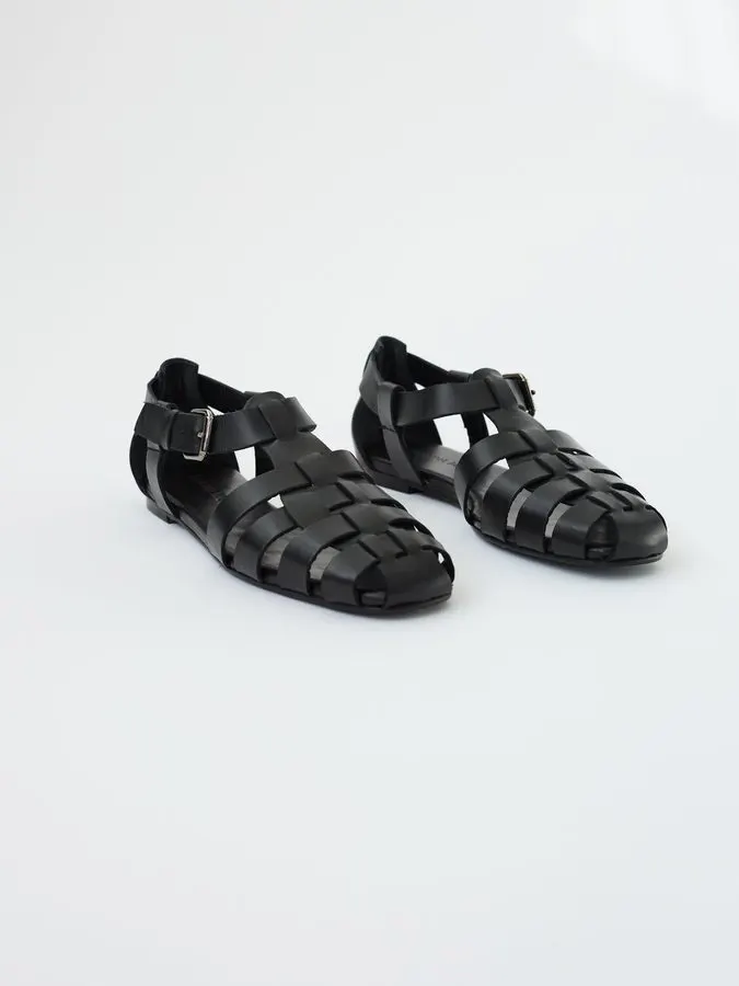 Onyx Fisherman Flat Sandal