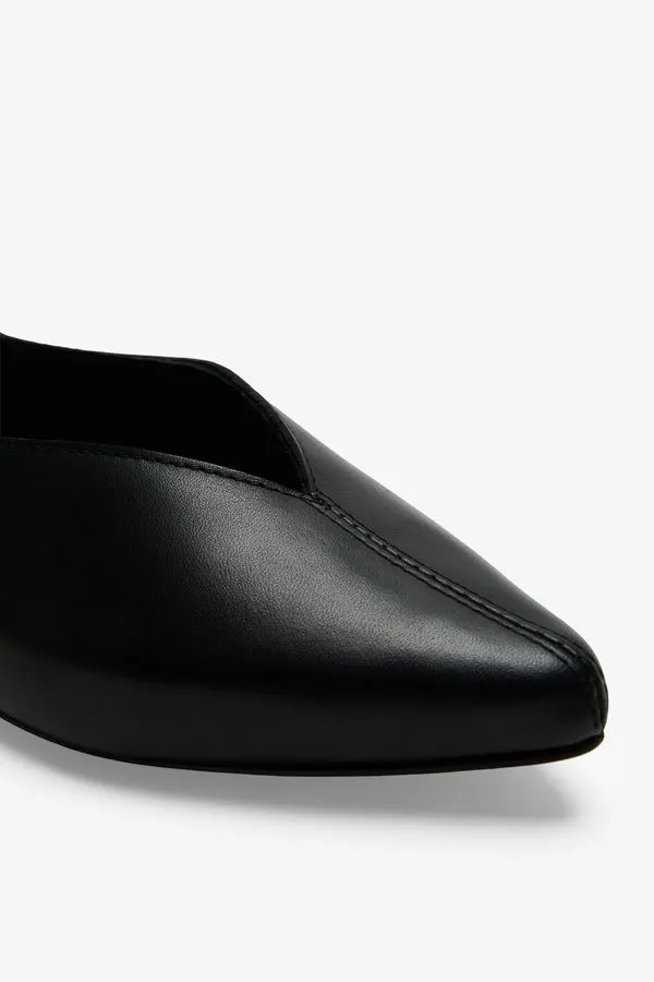 Pointed Leather Flats – Noir