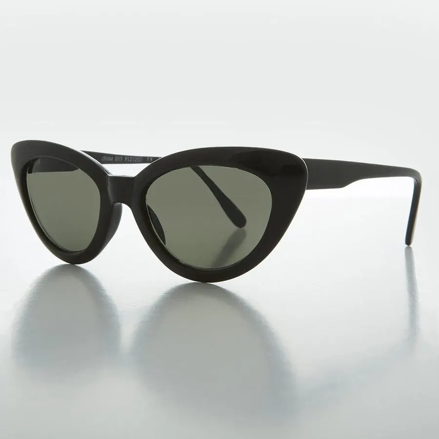 Greta Retro Cat-Eye Sunglasses
