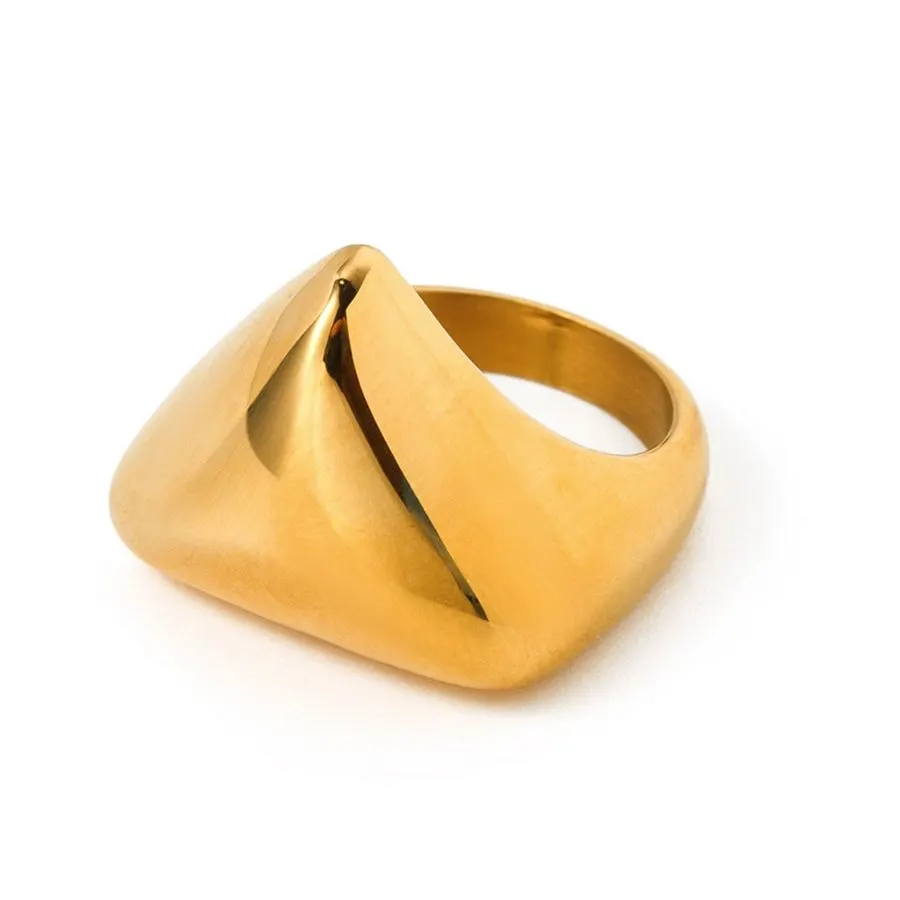 Sculpted Gold Signet Ring
