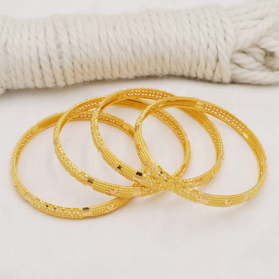 Douceur Gold Wrist Bangle