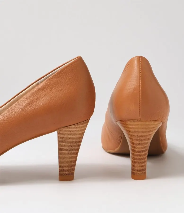 Chestnut Leather Pump