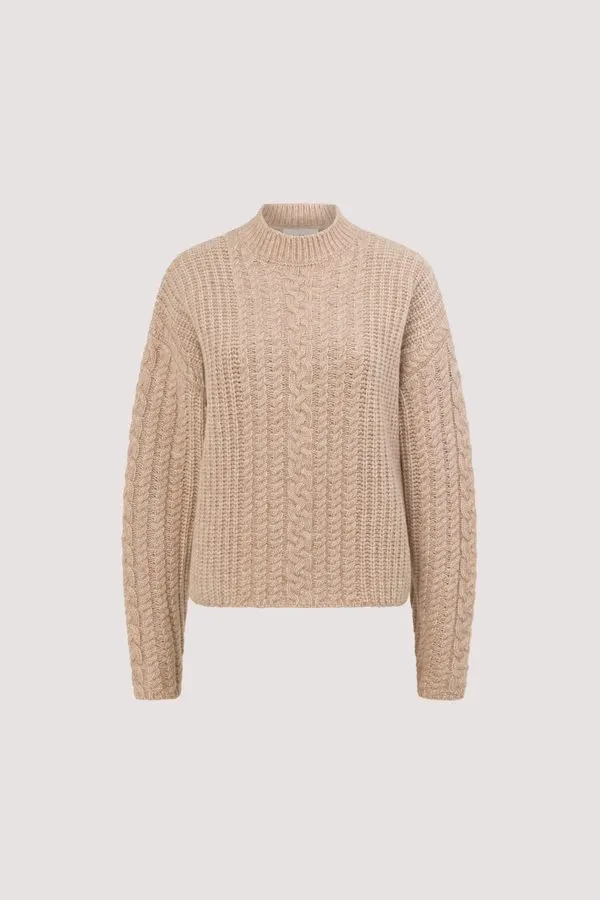 Oat Chunky Cable Knit